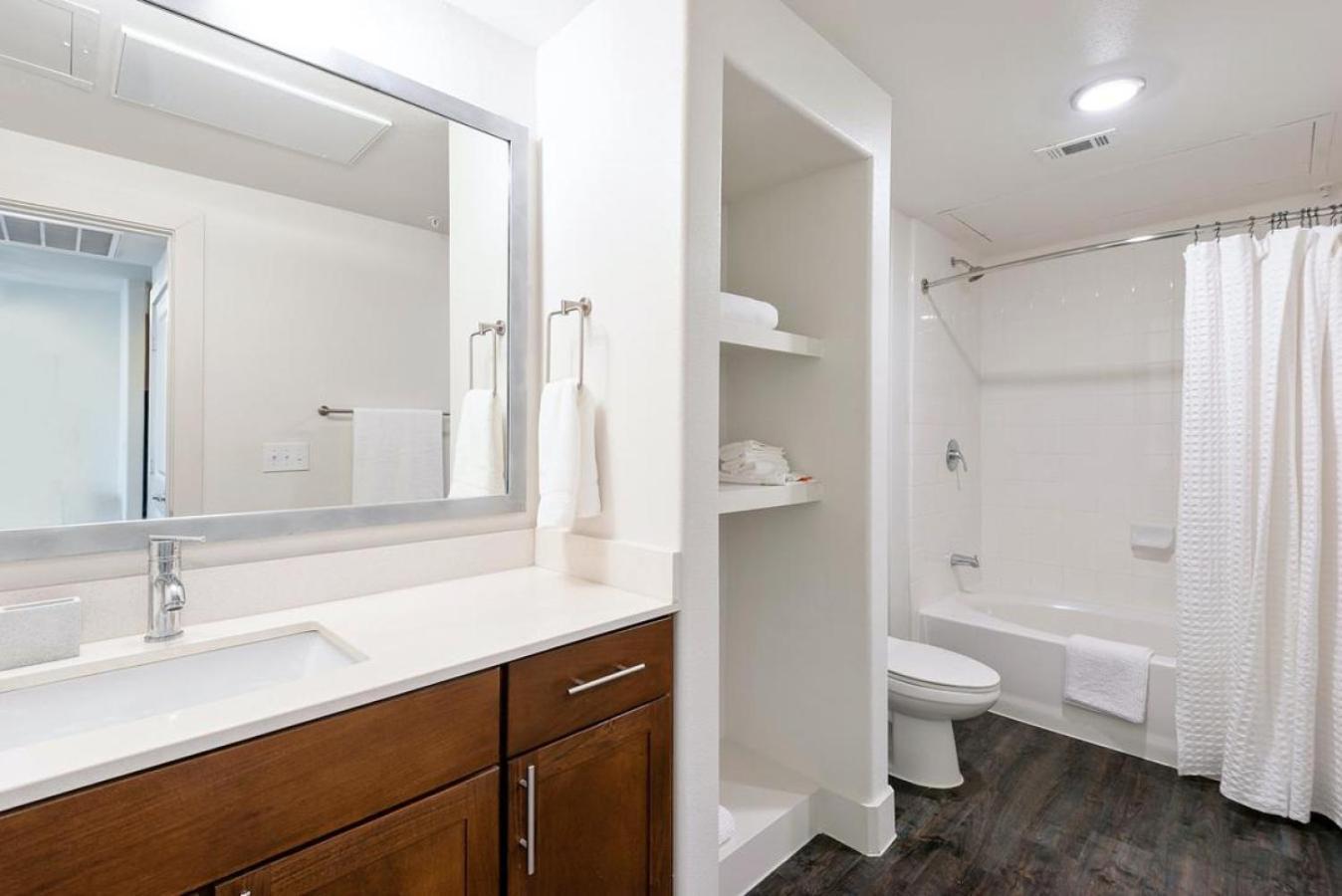 Landing At The Green At Plum Creek - 2 Bedrooms In Kyle Buitenkant foto