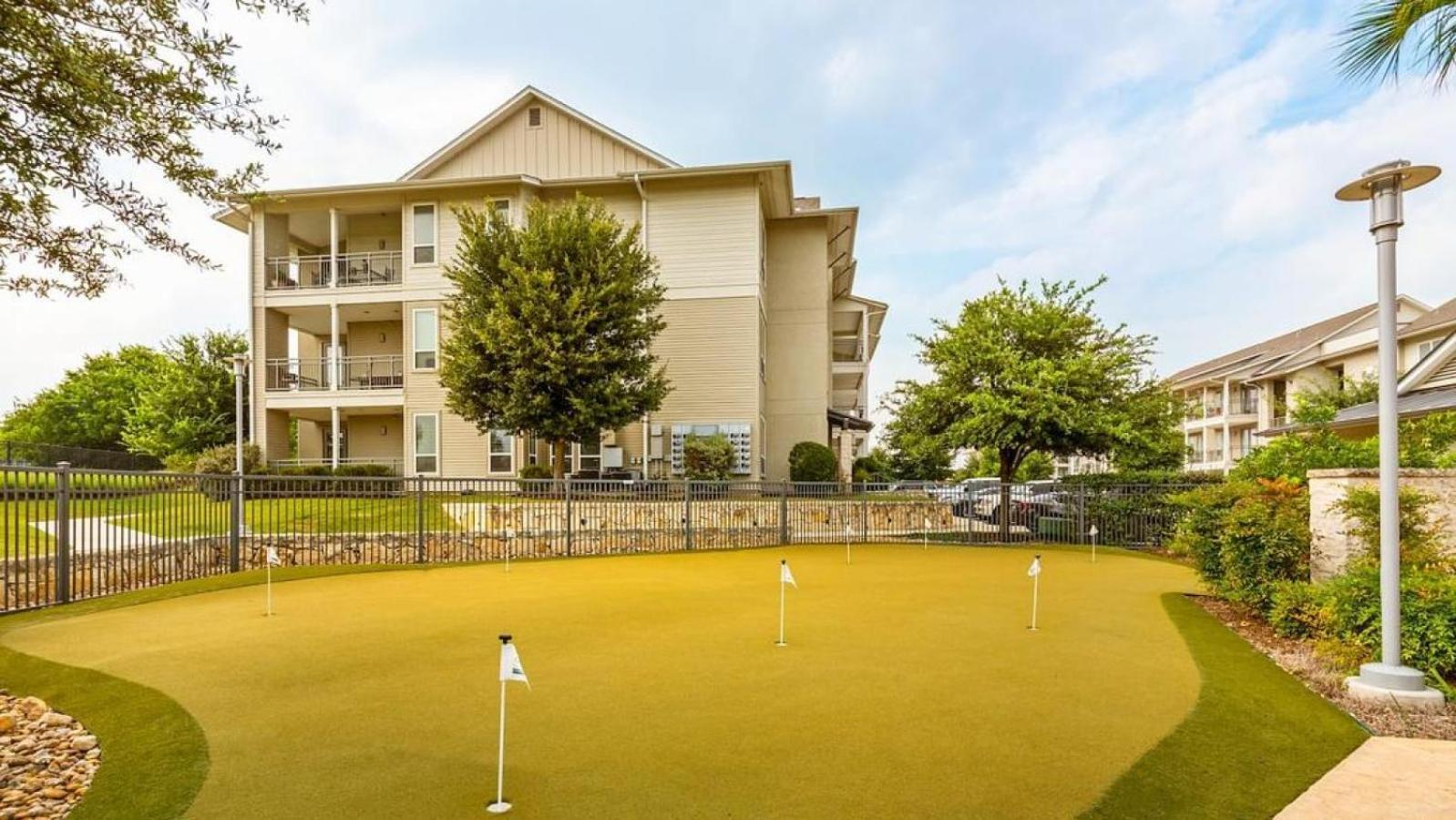 Landing At The Green At Plum Creek - 2 Bedrooms In Kyle Buitenkant foto